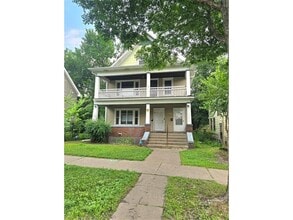 Building Photo - 950 Arkwright St N