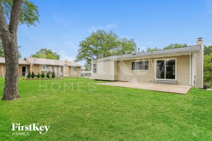 Building Photo - 323 Turfwood Dr