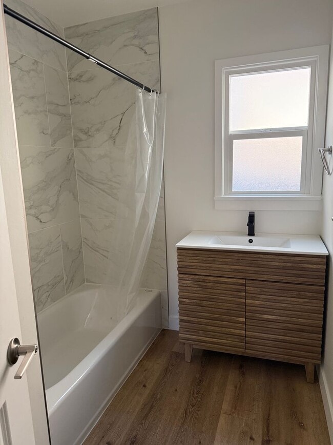 Building Photo - 415 S Main St