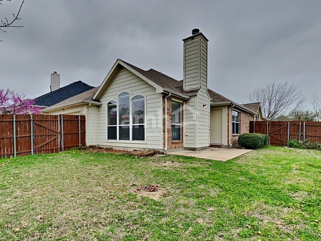 Building Photo - 1356 Napa Dr