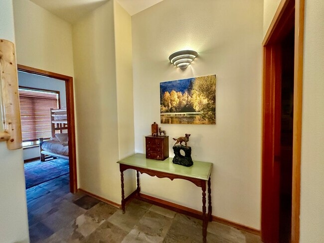 Building Photo - Snowcreek V – Stunning 4 Bed, 3 Bath Corner Unit