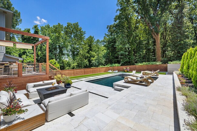 Building Photo - 4235 Raney Way