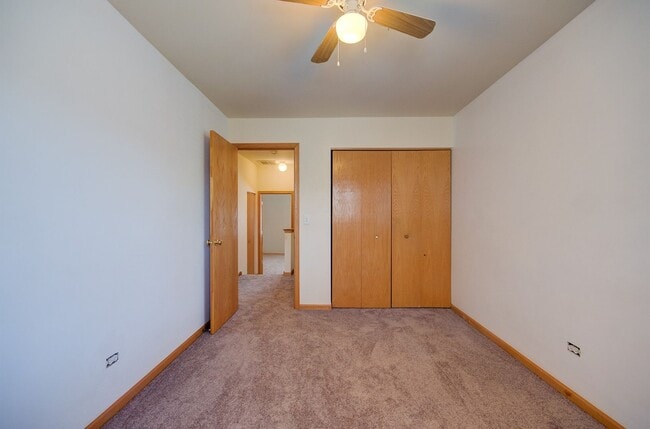 Building Photo - Updated 3 bd 2.5 ba updated home