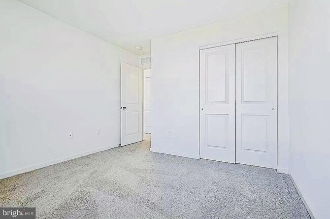 Building Photo - 20 Shillington Ln