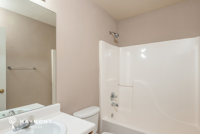 Building Photo - Charming 3-Bedroom Home