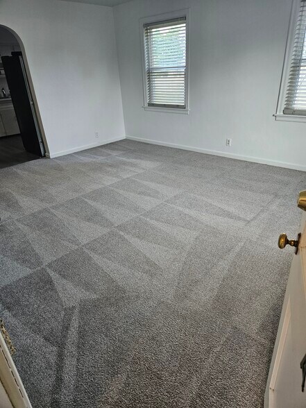 Building Photo - 105 Ohio St