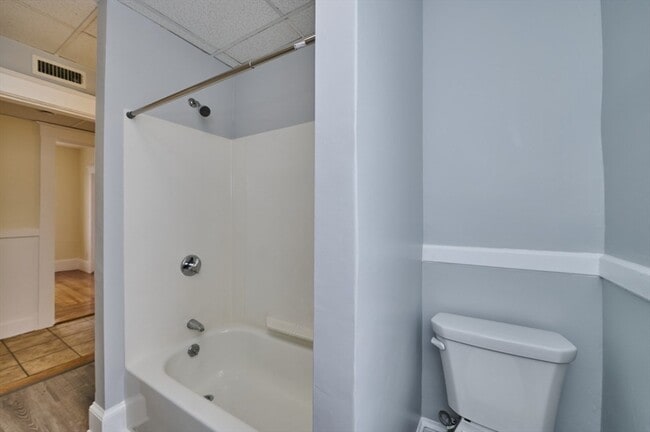 Building Photo - 44 Park St