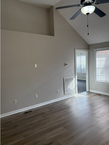 Building Photo - 6428 Paddington Way