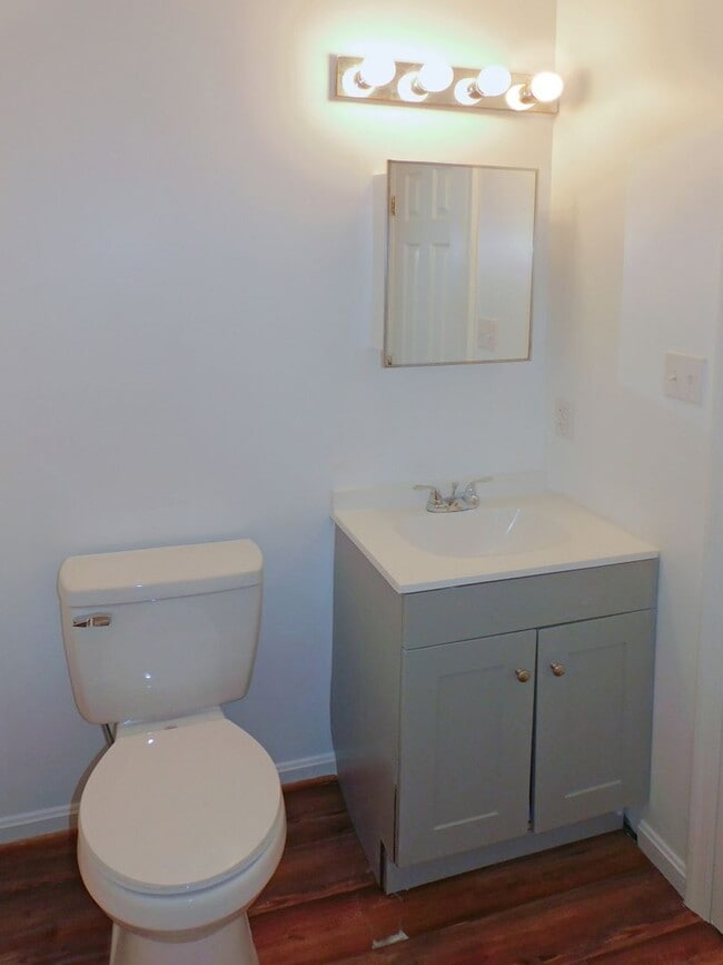 Building Photo - Recently Renovated 2 Story Inner Town Home...