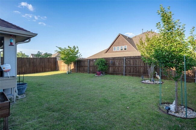 Building Photo - 9013 Athens Dr