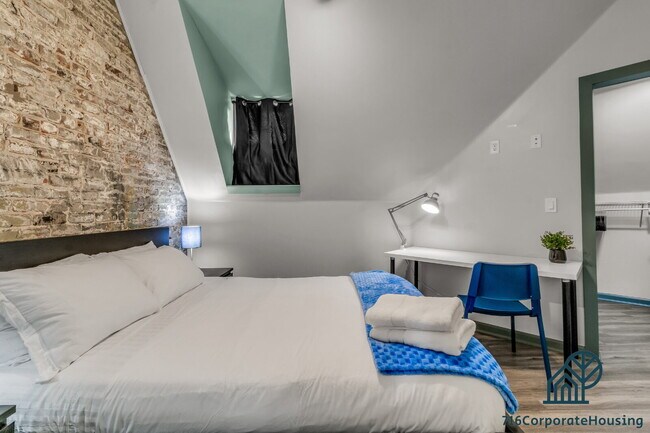 Building Photo - Furnished 2-Bedroom, 2-Bath Apartment near the Medical Campus