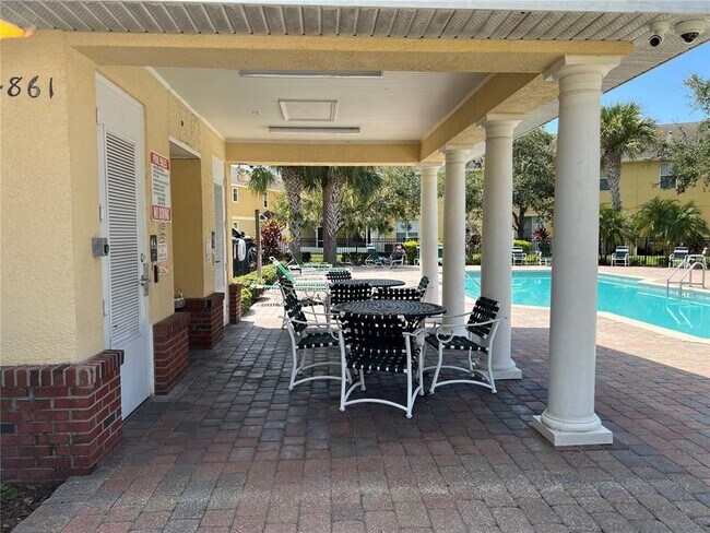 Building Photo - 4850 Poolside Dr