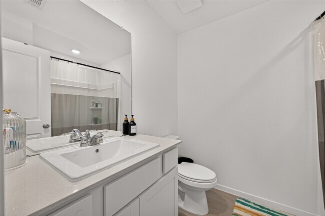 Building Photo - 6326 Linden Leaf Dr
