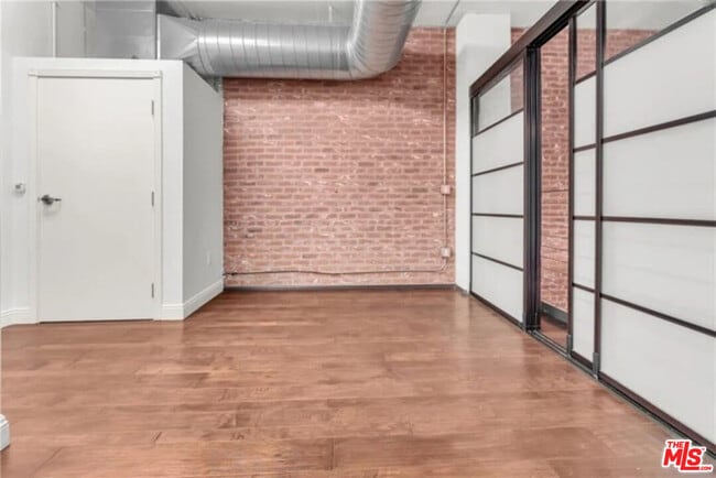 Building Photo - 510 S Hewitt St