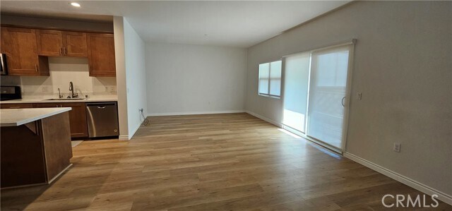 Building Photo - 401 S Anaheim Blvd