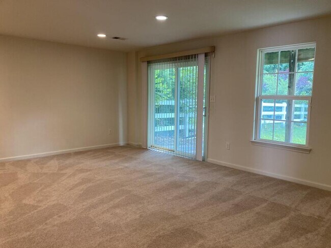 Building Photo - 227 W General Grey Ct
