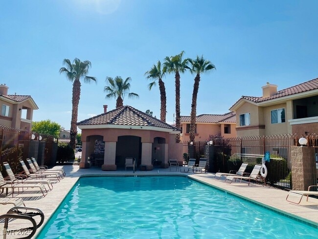 Building Photo - 1050 E Cactus Ave