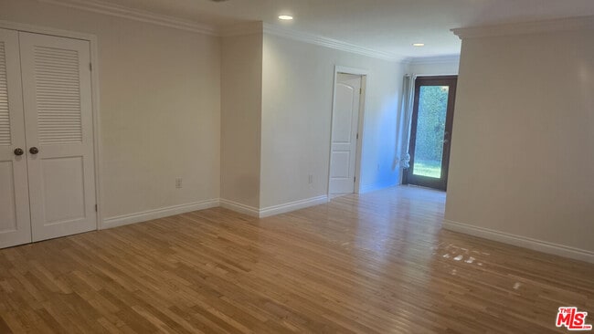 Building Photo - 3530 S Bentley Ave