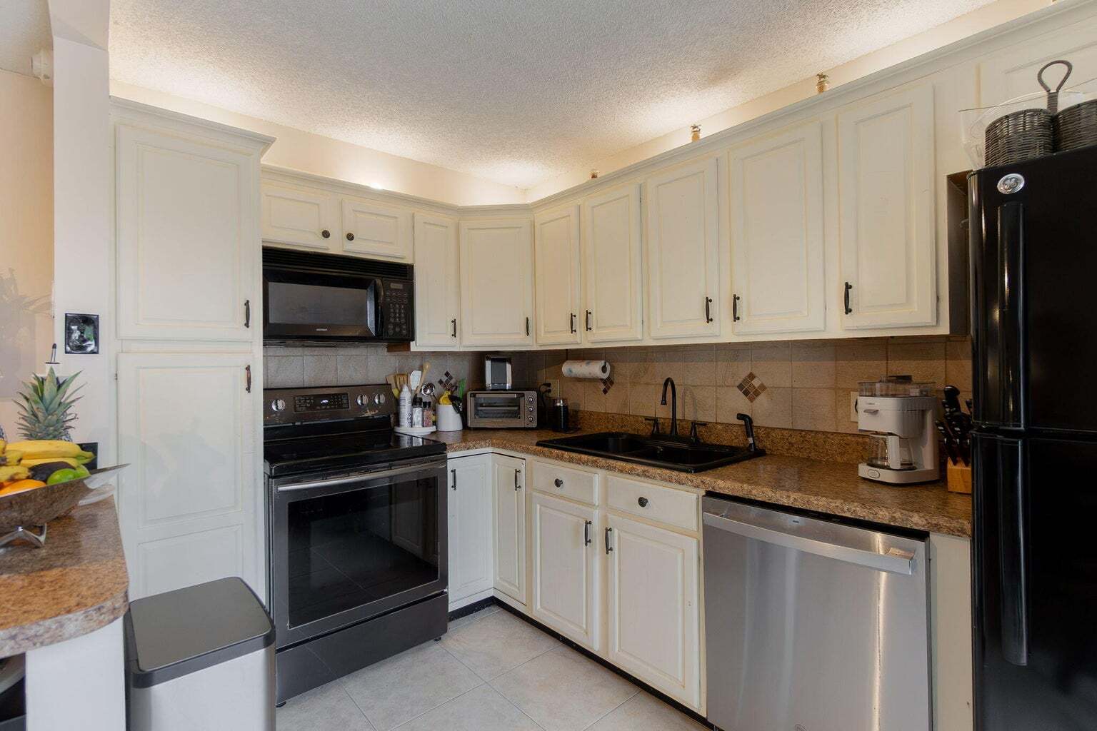 Building Photo - 393 Lake Arbor Dr