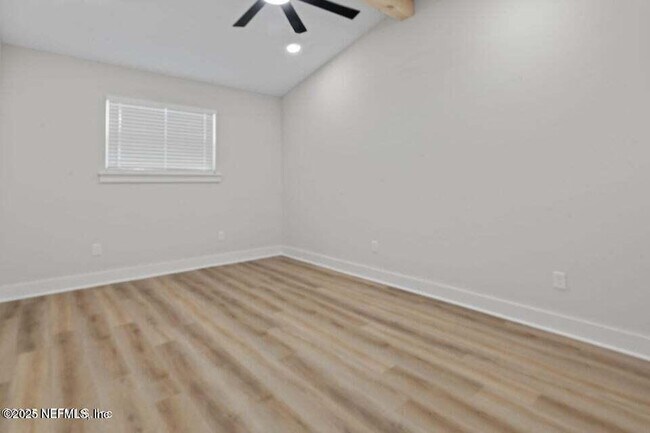 Building Photo - 10856 Hawaii Dr S