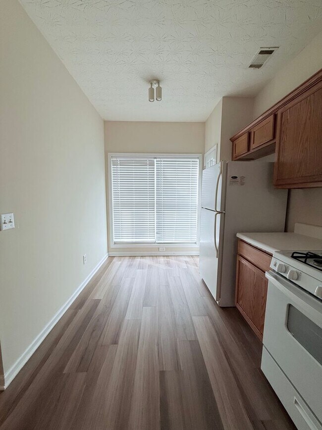 Building Photo - Large townhome in downtown Dawsonville