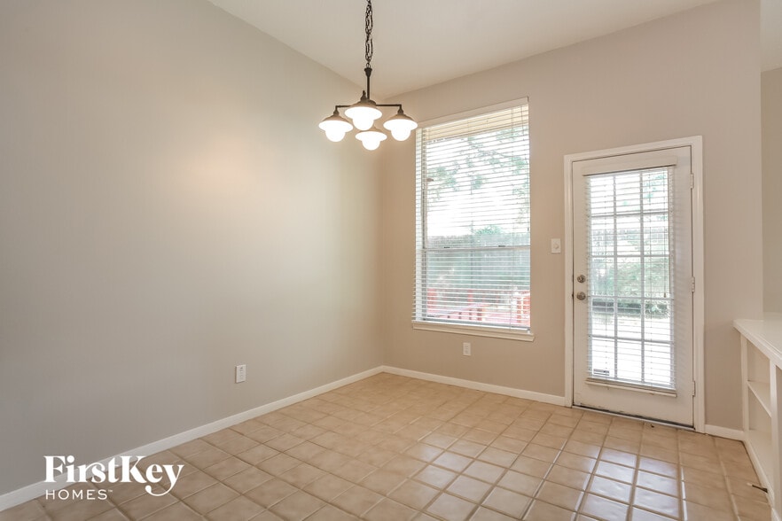 Building Photo - 2115 Mercoal Dr