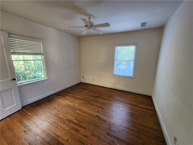 Building Photo - 65 Clarendon Ave