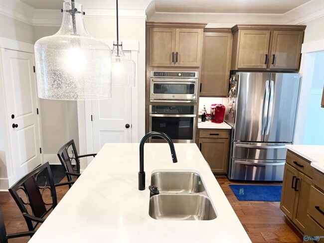 Building Photo - 531 Town Madison Blvd