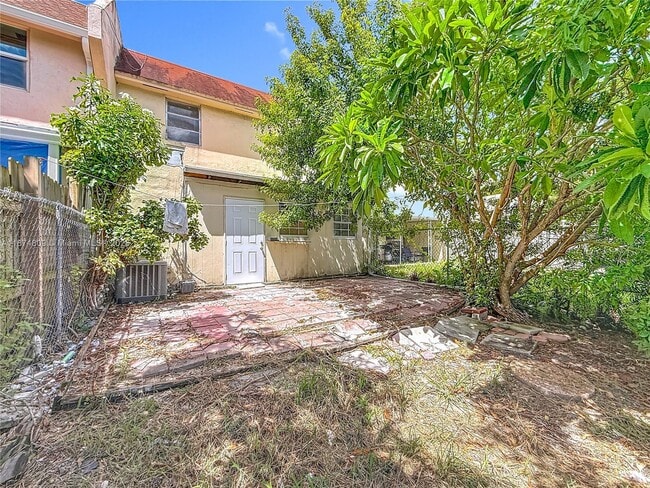 Building Photo - 1379 Seaview