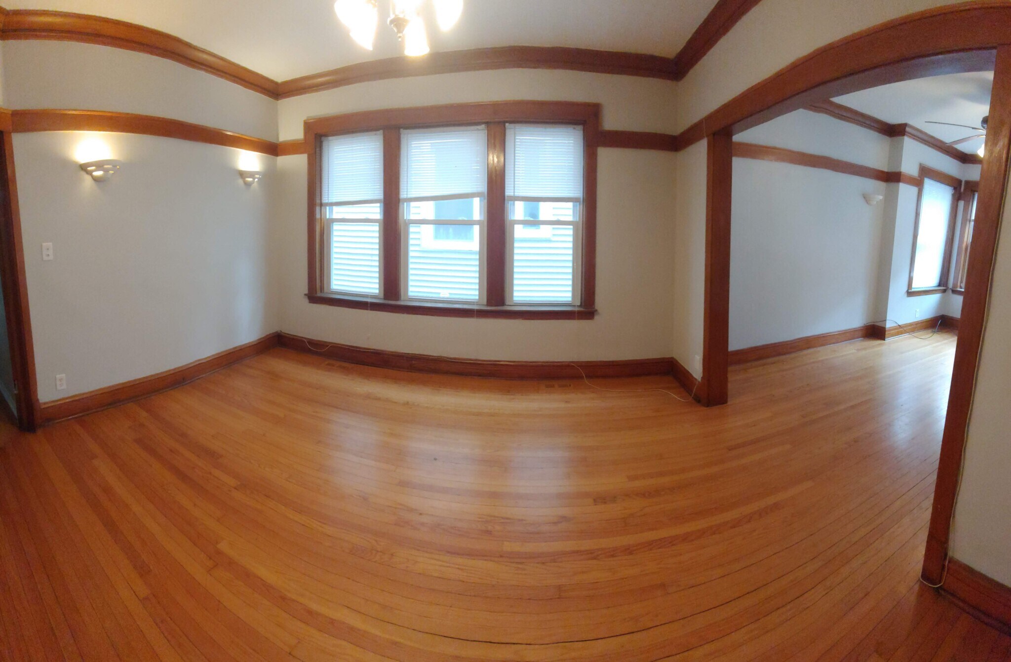 Building Photo - 2905 Lawndale Ave