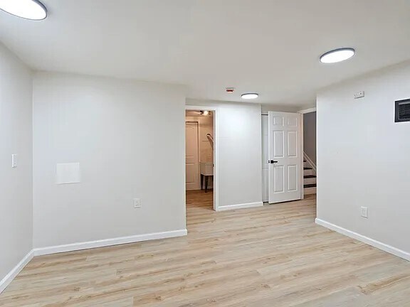 Building Photo - 38 Meadowlark Ln