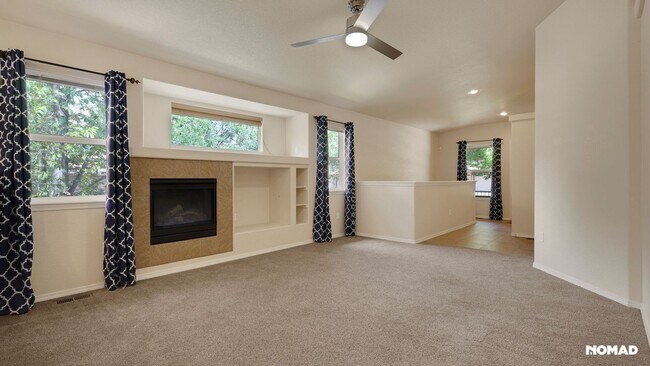 Building Photo - Charming 3BR Townhome in Colorado Springs