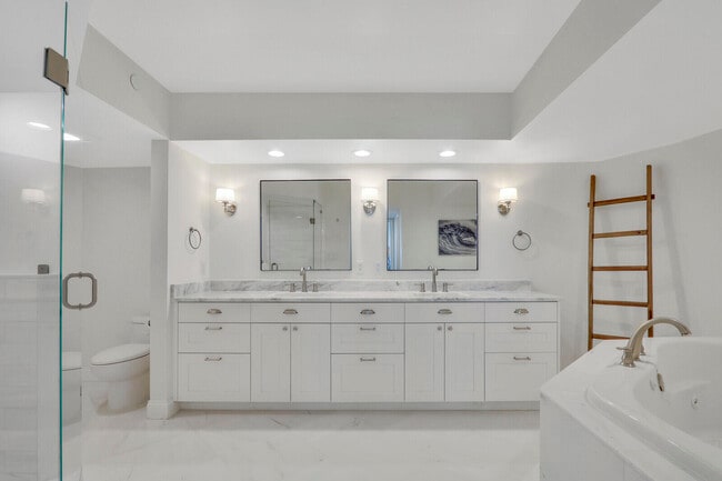Building Photo - 5380 N Ocean Dr