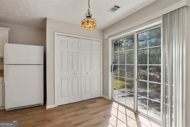 Building Photo - 2295 Winthrope Way Dr