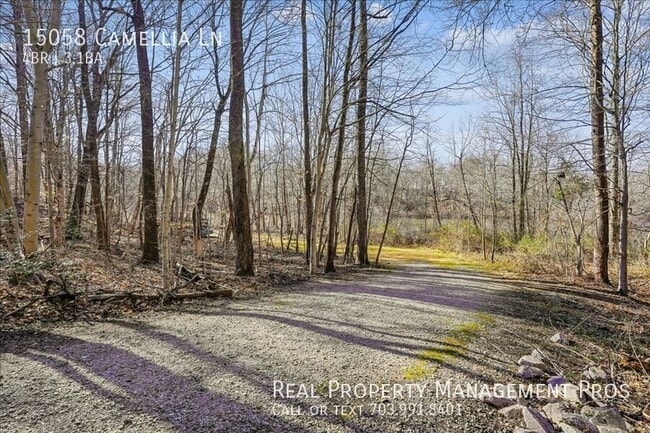 Building Photo - 15058 Camellia Ln