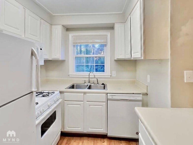 Building Photo - 4705 Blue Bird Ct