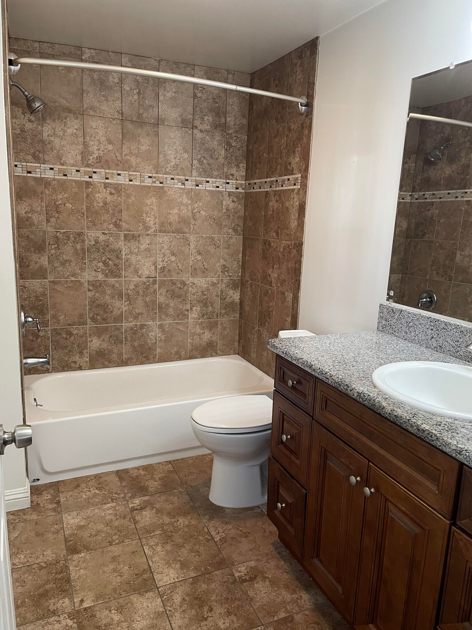 Bathroom - 5331 N Figueroa St