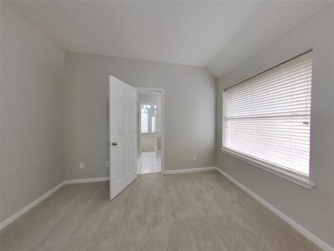 Building Photo - 7302 Emerald Glen Dr