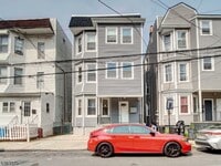 Building Photo - 329 S 19th St