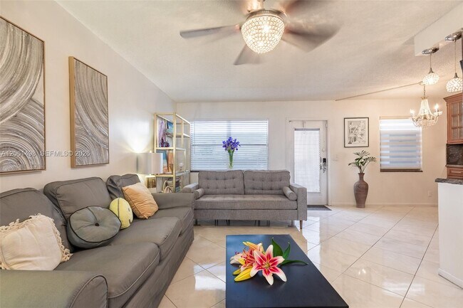 Building Photo - 3049 Wolverton C