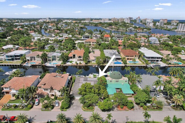 Building Photo - 2427 Sea Island Dr