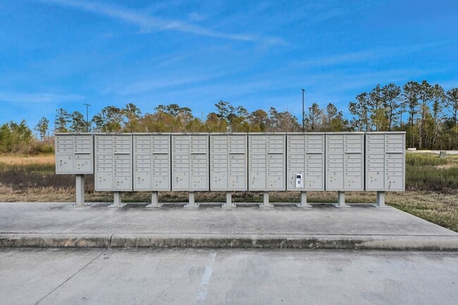 Building Photo - 18716 Centro Main St