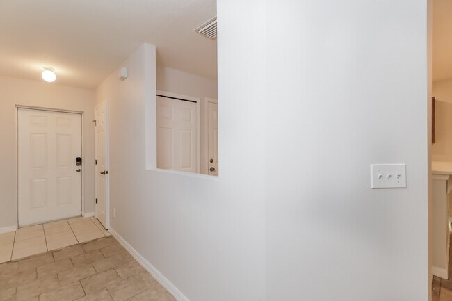 Building Photo - 4404 Silver Falls Dr
