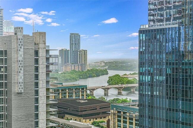 Building Photo - 360 Nueces St
