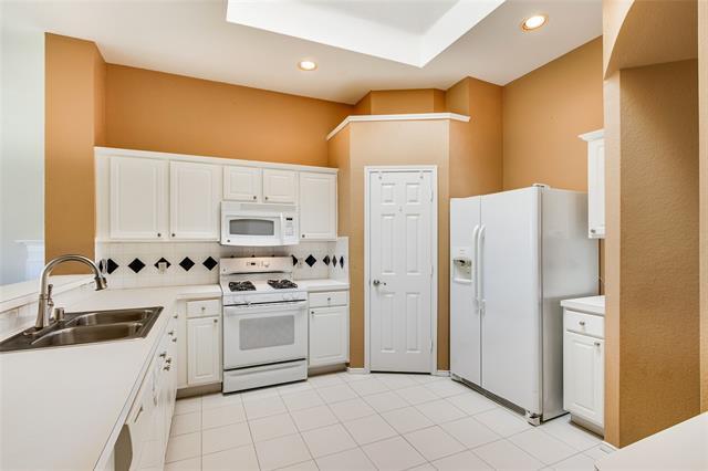 Building Photo - 5120 China Berry Dr