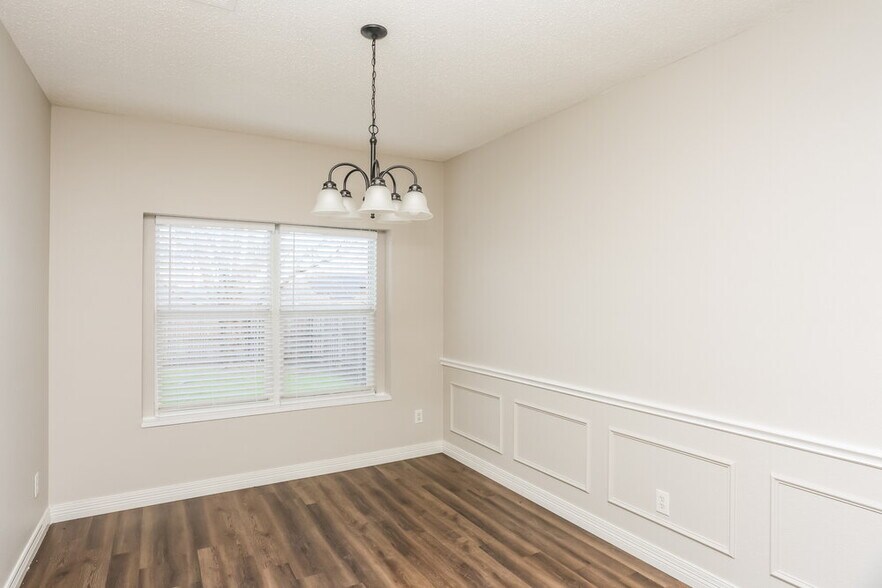 Building Photo - 1530 Aberdeen Dr
