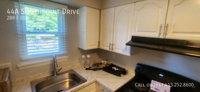 Building Photo - 44 Southpoint Dr