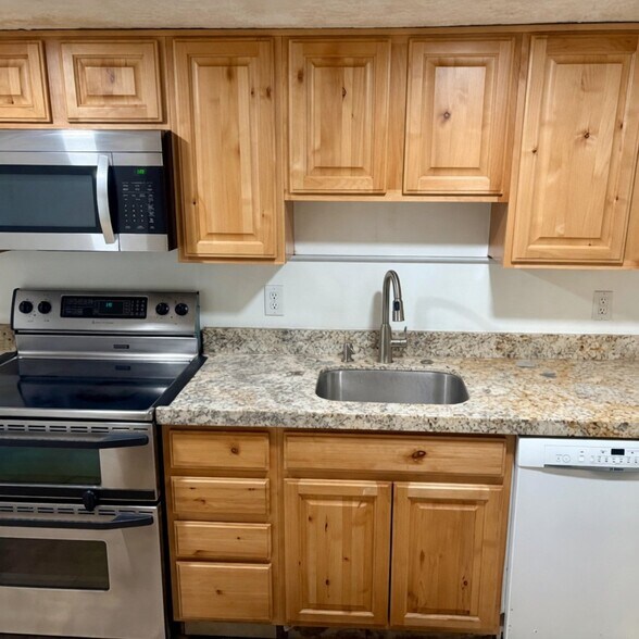 Building Photo - 6007 S 115 W