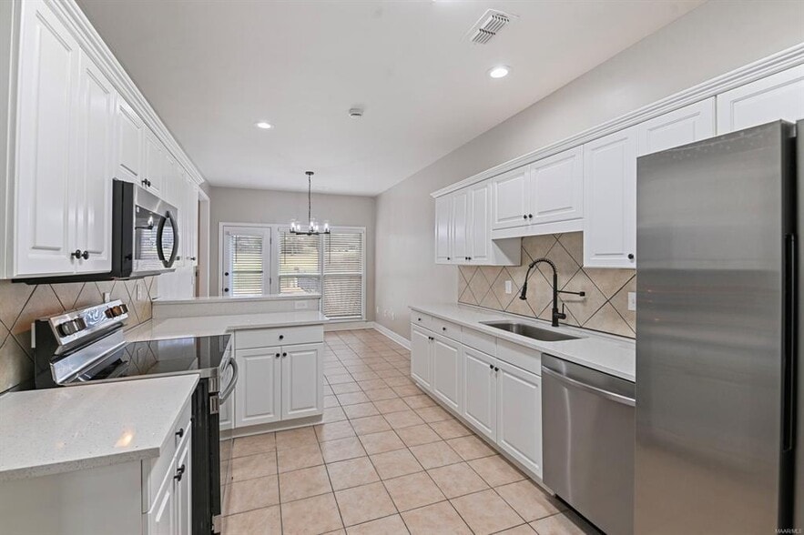 Building Photo - 8920 Green Chase Dr