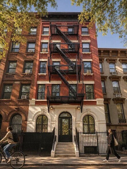Building Photo - 346 E 120th St